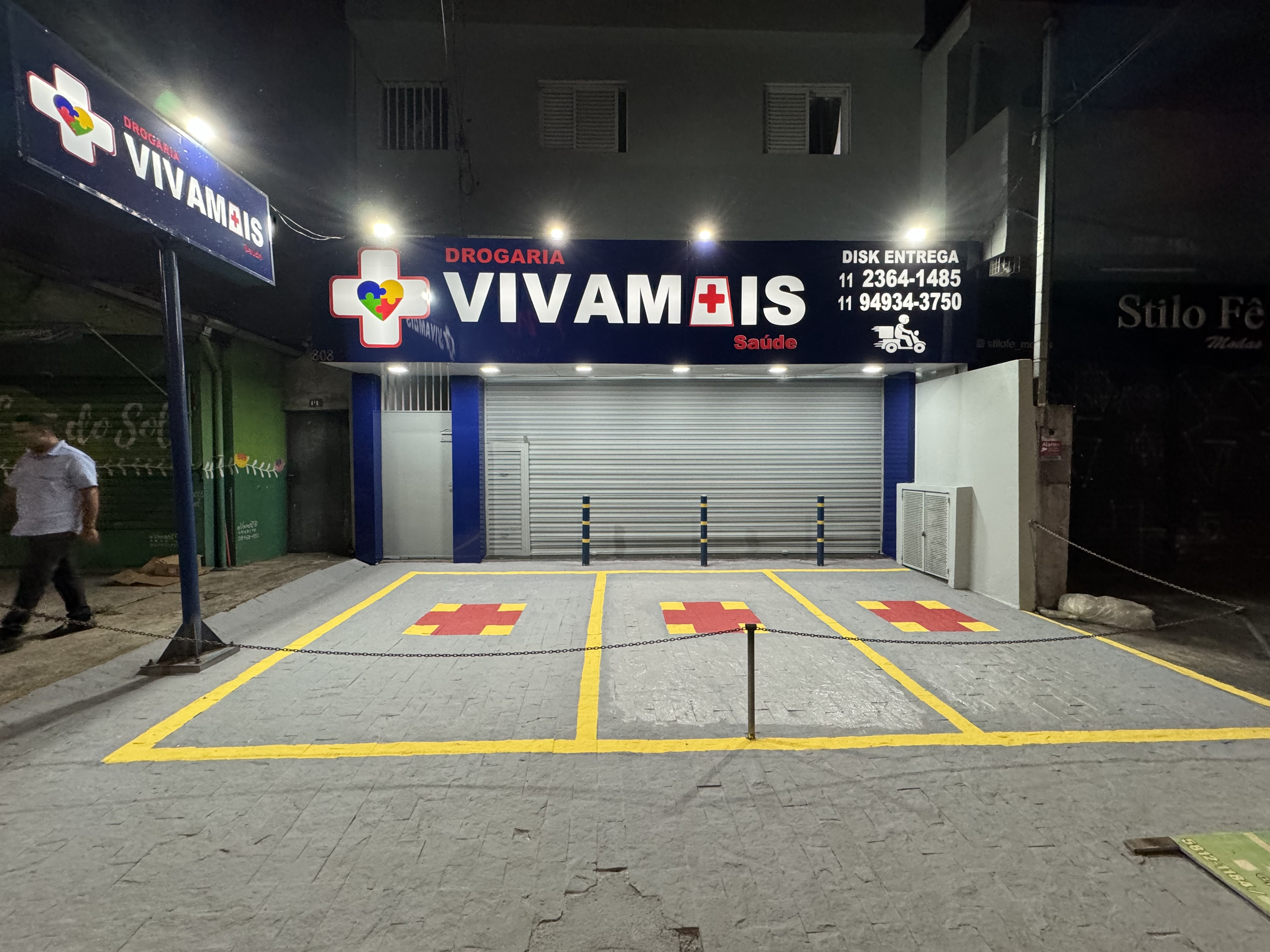 Loja São Luís - Fachada noturna